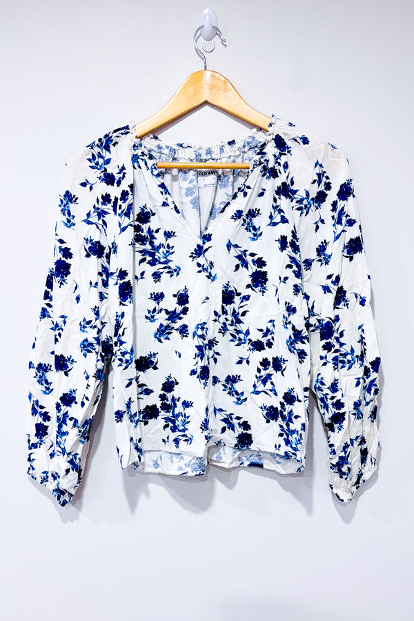 Blouse fluide blanche à fleurs bleues seconde main - Old Navy- La Penderie du Paradis