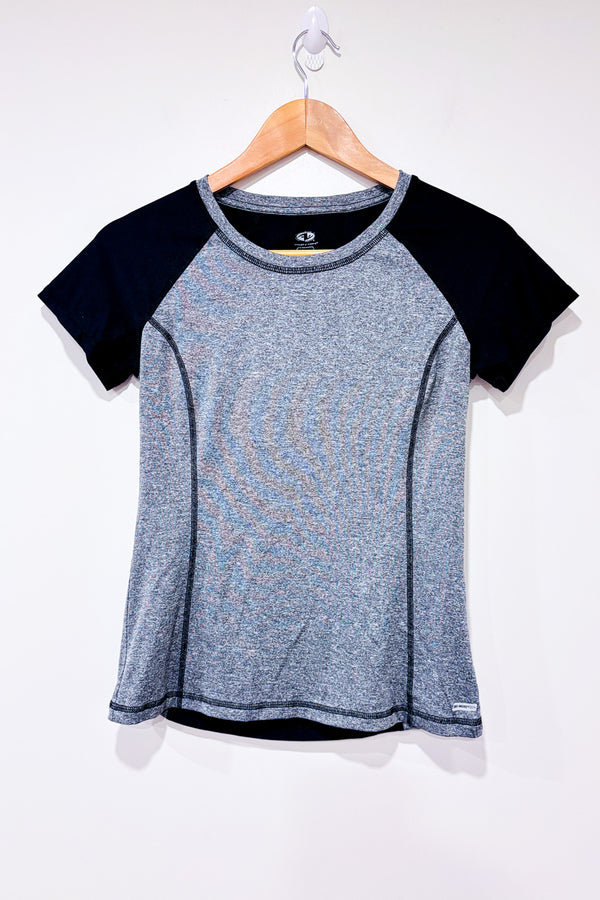 T-shirt sport gris et noir seconde main - Athletic Works- La Penderie du Paradis