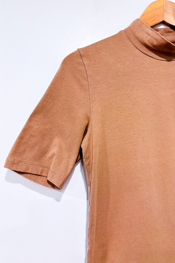 T-shirt taupe à col montant seconde main - Tag- La Penderie du Paradis