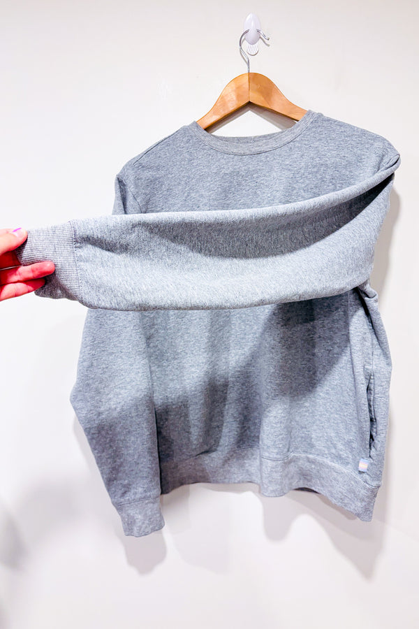 Chandail crewneck gris seconde main - Fila- La Penderie du Paradis