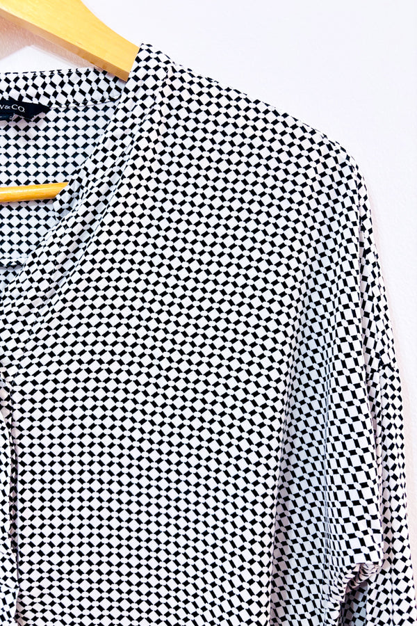 Blouse noire et blanche à motifs seconde main - RW&CO.- La Penderie du Paradis