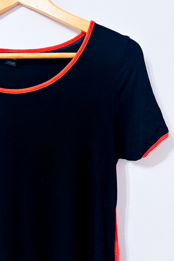 T-shirt noir à bandes oranges seconde main - Simons- La Penderie du Paradis