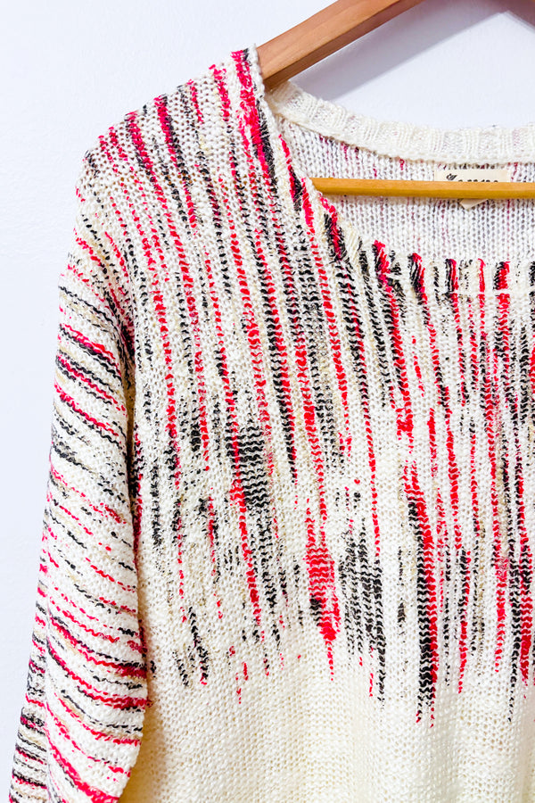 Chandail crème et rouge à ourlet asymétrique seconde main - Liky- La Penderie du Paradis
