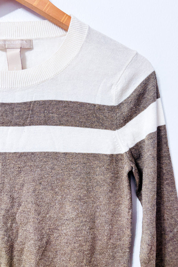 Chandail taupe et crème à bandes contrastantes* seconde main - Banana Republic- La Penderie du Paradis