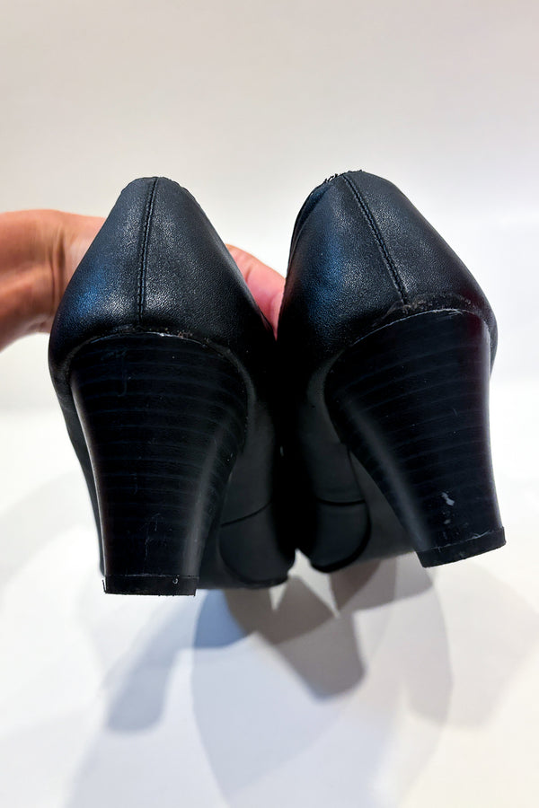 Chaussures noires (9) -- La Penderie du Paradis 🕊