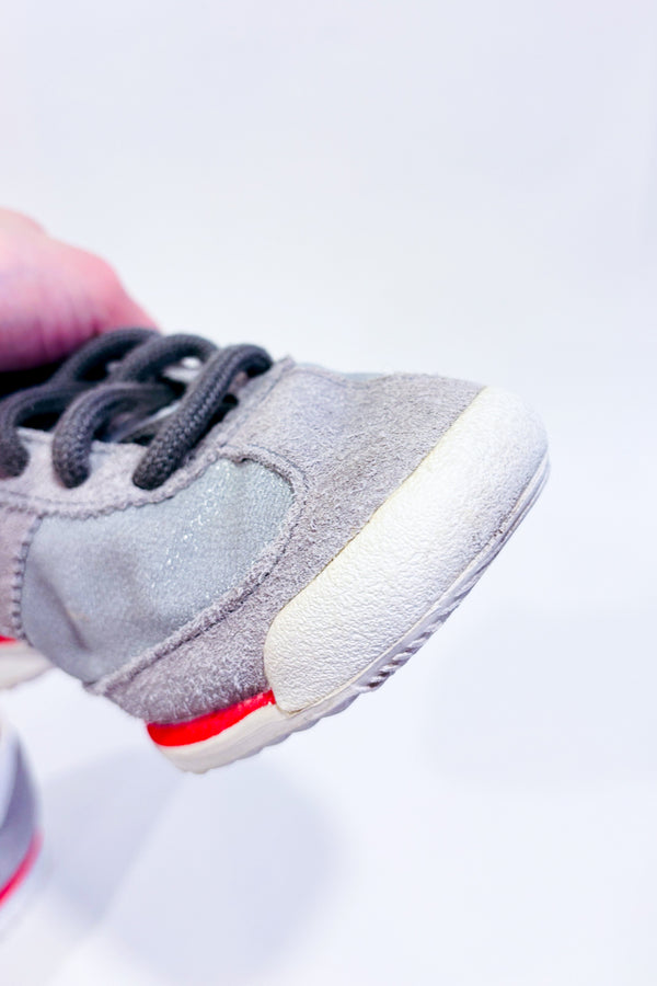 Chaussures de sport grises (7)-Adidas-La Penderie du Paradis 🕊