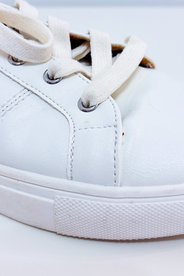 Chaussures blanches Austerly en similicuir seconde main - Dolce Vita- La Penderie du Paradis