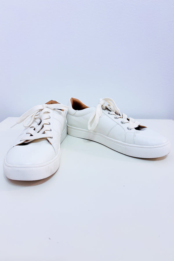 Chaussures blanches Austerly en similicuir seconde main - Dolce Vita- La Penderie du Paradis