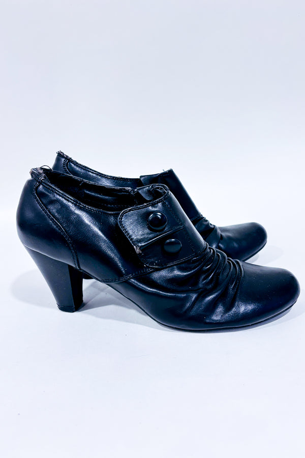 Chaussures noires (7.5)-Alberto-La Penderie du Paradis 🕊