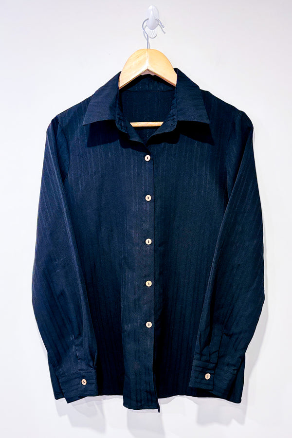 Chemise noire à rayures (m)-Autres-La Penderie du Paradis 🕊