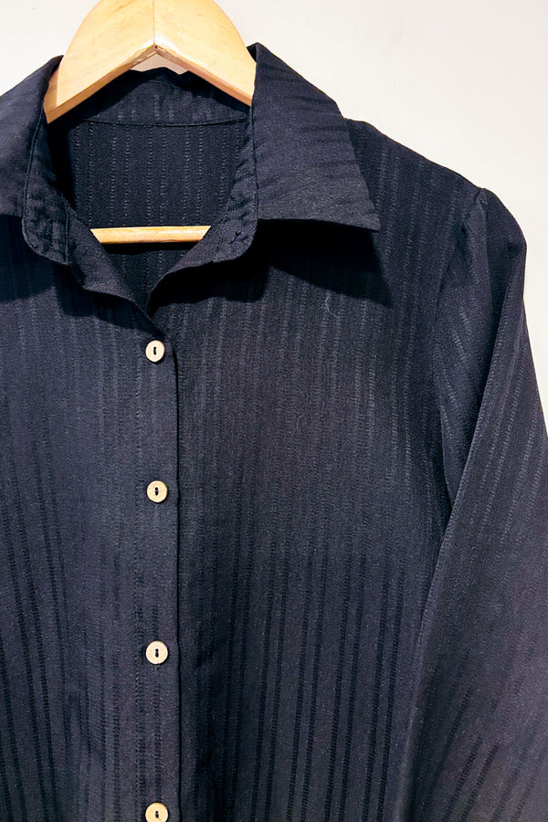 Chemise noire à rayures (m)-Autres-La Penderie du Paradis 🕊