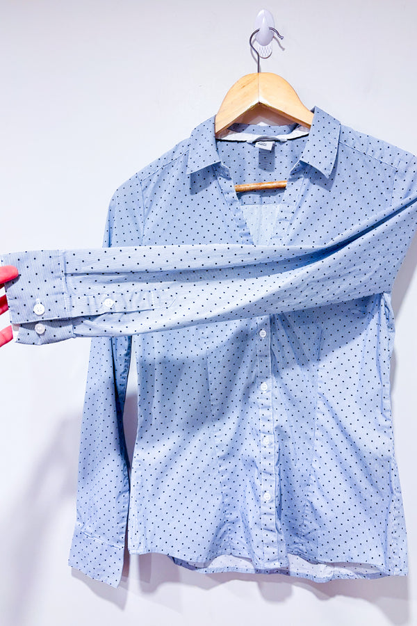 YY_Chemise ajustée bleue rayée à pois (m)-H&M-La Penderie du Paradis 🕊