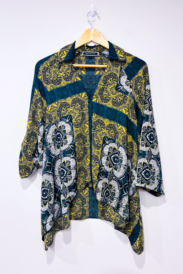 Chemisier asymétrique vert fleuri (s)*-Melanie Lyne-La Penderie du Paradis 🕊