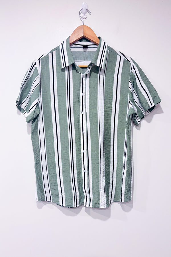 Chemise verte et blanche rayée seconde main - SHEIN- La Penderie du Paradis