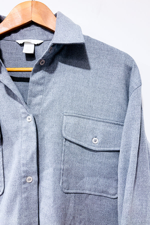 Chemise grise en flanelle oversized seconde main - H&M- La Penderie du Paradis