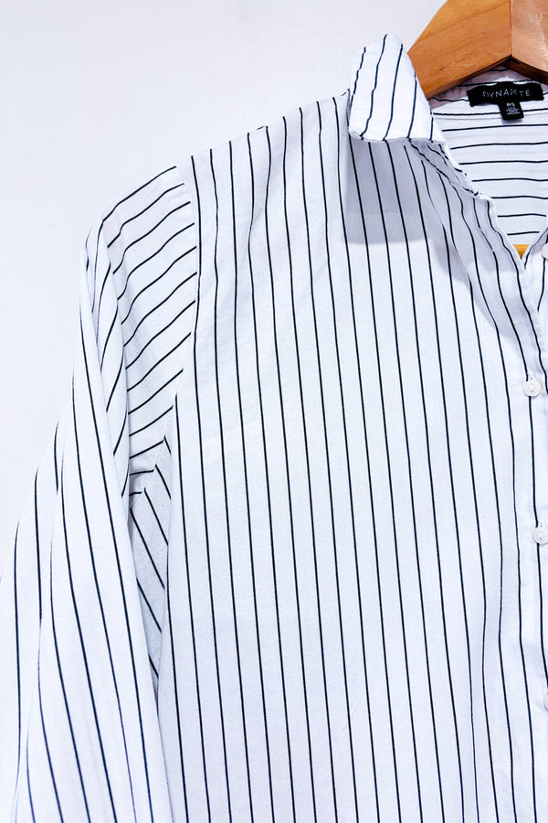 Chemise blanche et noire rayée seconde main - Dynamite- La Penderie du Paradis