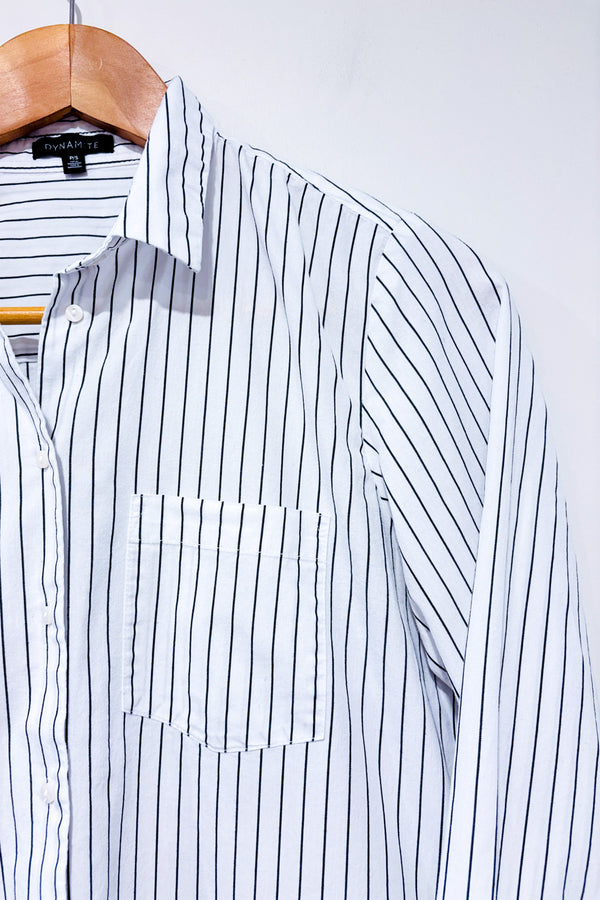 Chemise blanche et noire rayée seconde main - Dynamite- La Penderie du Paradis