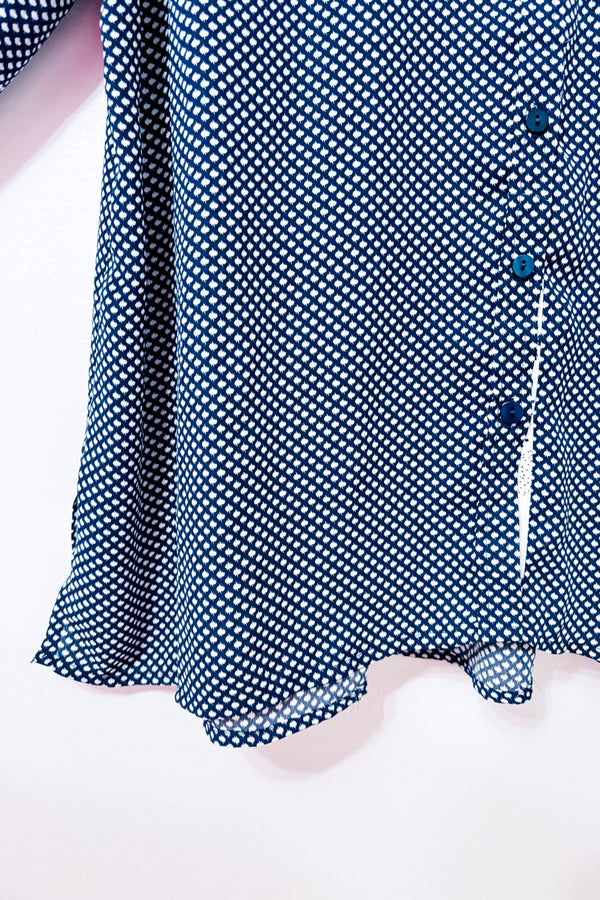 Blouse bleue et blanche à motifs seconde main - Grenier- La Penderie du Paradis