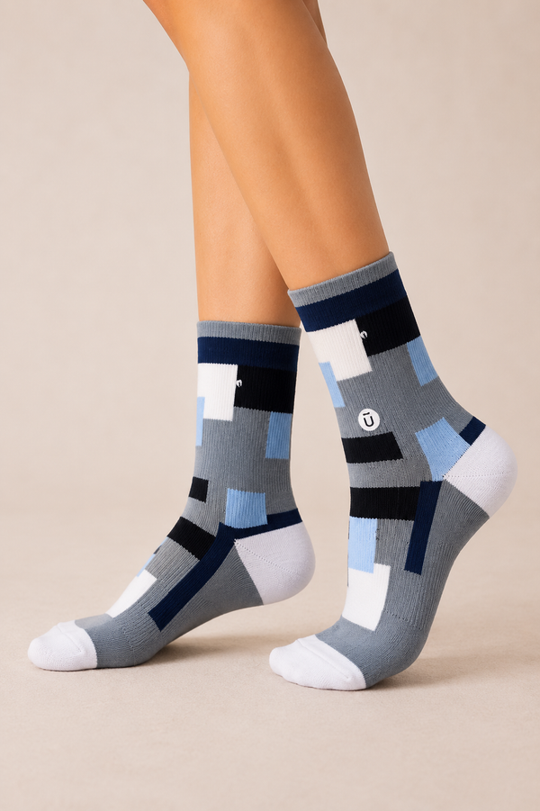 Chaussettes performance grises et bleue* seconde main - Outway- La Penderie du Paradis