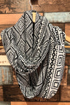 Foulard noir et blanc motif géométrique seconde main New Women Design