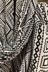 Foulard noir et blanc motif géométrique seconde main New Women Design