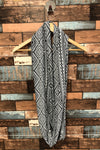 Foulard noir et blanc motif géométrique seconde main New Women Design