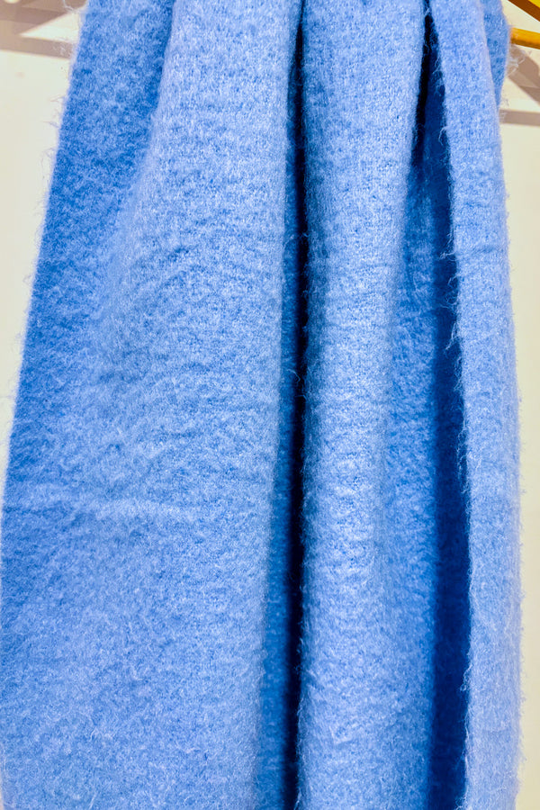 Écharpe bleu poudre à franges seconde main - Tristan- La Penderie du Paradis