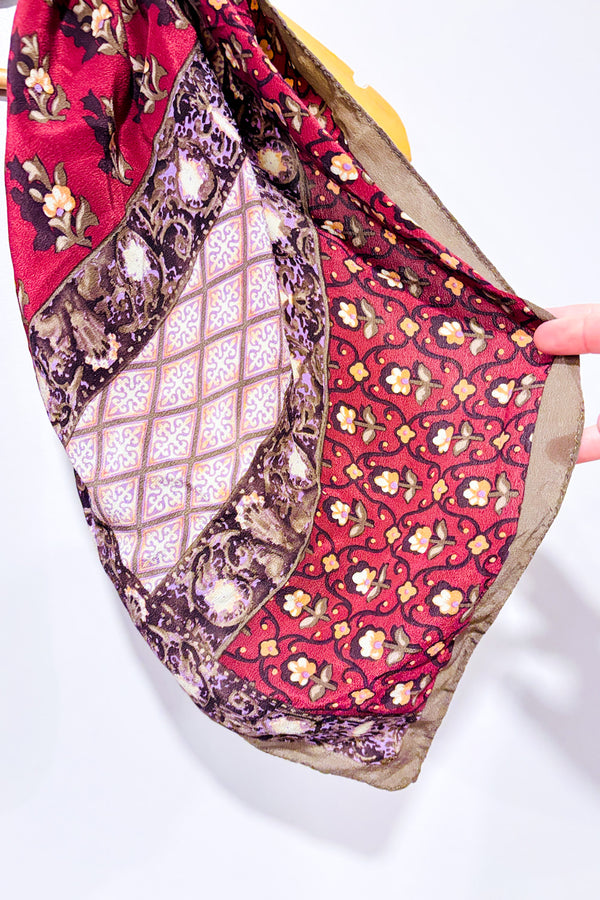 Foulard vintage carré bourgogne fleuri * seconde main - Oscar de la Renta- La Penderie du Paradis