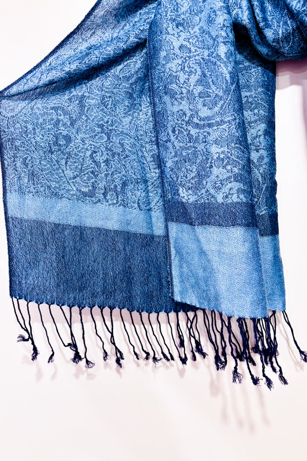 Écharpe bleue scintillante à motifs* seconde main - Pashmina- La Penderie du Paradis
