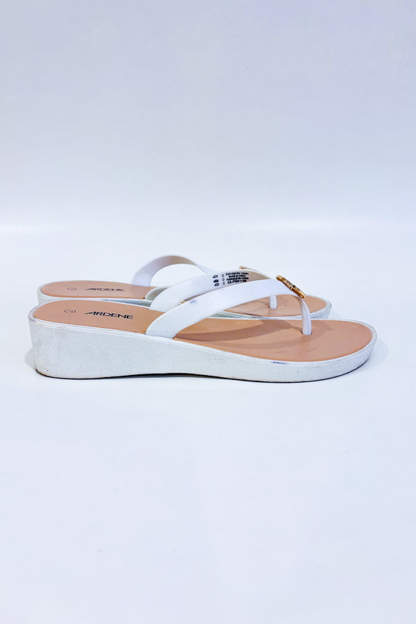 Gougounes blanches (7)-Ardene-La Penderie du Paradis 🕊