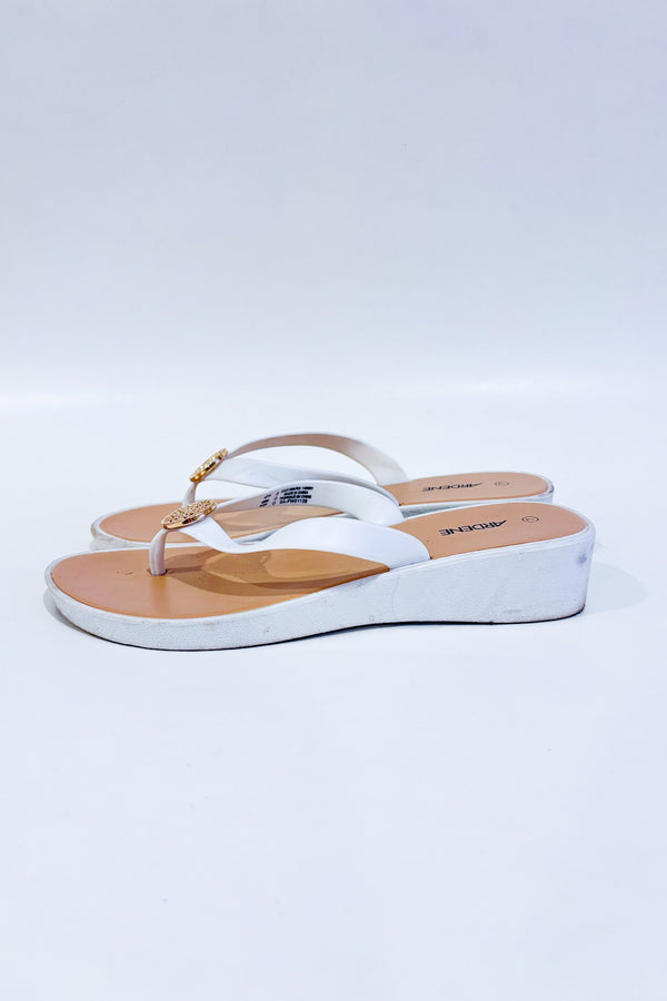 Gougounes blanches (7)-Ardene-La Penderie du Paradis 🕊