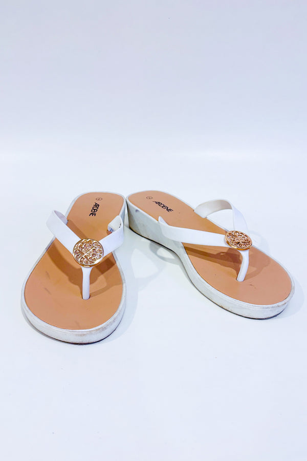 Gougounes blanches (7)-Ardene-La Penderie du Paradis 🕊