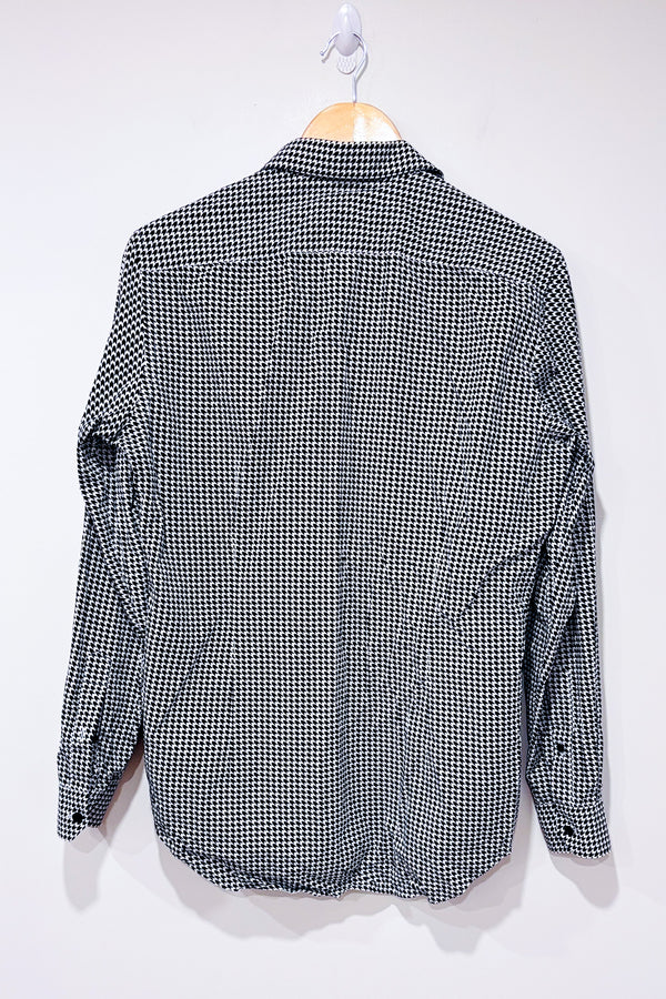 Chemise noire et blanche motif chevron coupe semi-ajustée (m)-Simons-La Penderie du Paradis 🕊