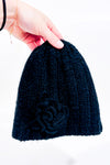 Tuque noire en tricot avec fleur seconde main - Autres- La Penderie du Paradis
