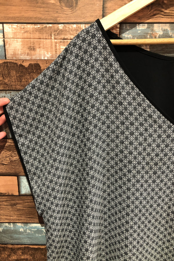 Haut ample gris et noir avec motifs (3X) seconde main Collection Michel Studio