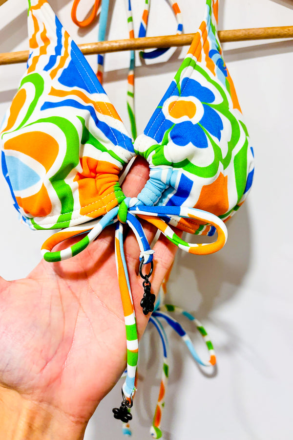 Haut de maillot de bain orange et bleu (m) -- La Penderie du Paradis ?