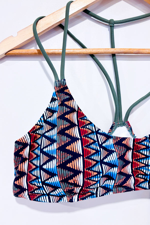 Haut de maillot de bain rouge bleu et vert à motifs (xl)-Ripzone-La Penderie du Paradis 🕊