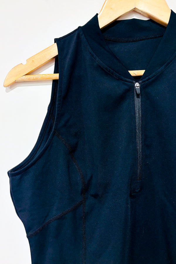 Haut de sport noir (l) -- La Penderie du Paradis ?