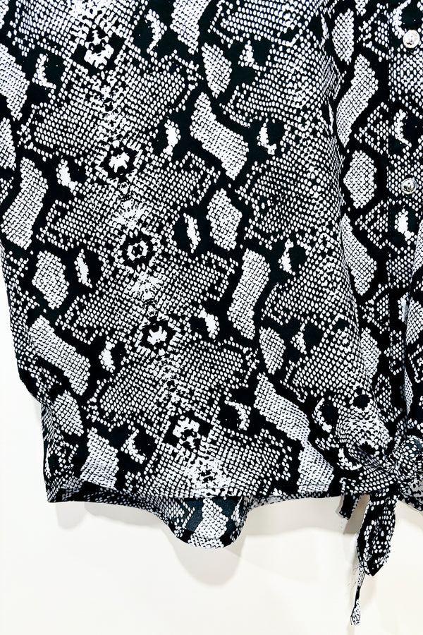 Haut motif serpent noir et gris à nouer (l) - Tag - La Penderie du Paradis ?