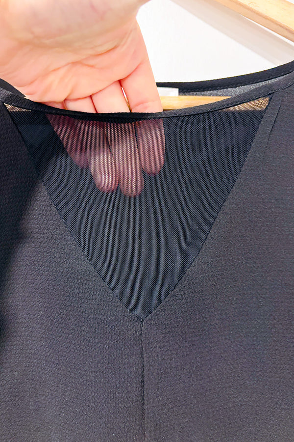 Haut noir Ă  nouer devant avec dentelle fleurie sur les manches (m)-MahĂ©e Collection-La Penderie du Paradis đ