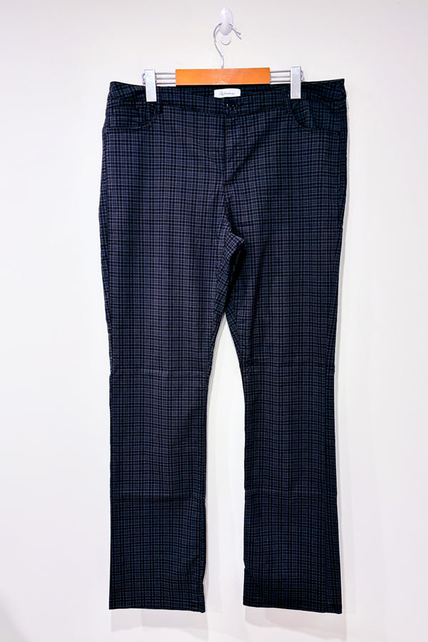 Pantalon gris et noir à carreaux jambe droite seconde main - Reitmans- La Penderie du Paradis