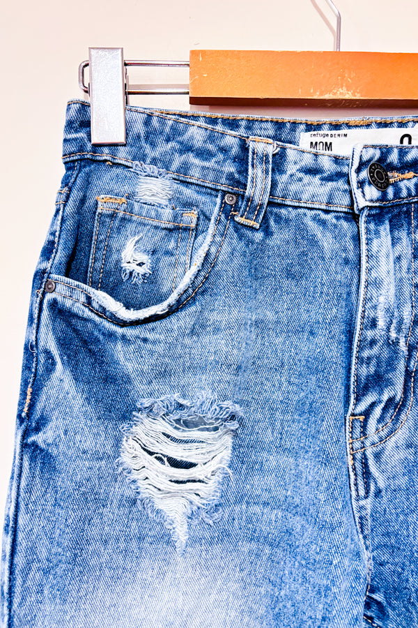 Jeans mom bleu pâle troué (xs)-Refuge-La Penderie du Paradis 🕊