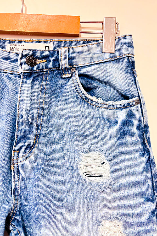 Jeans mom bleu pâle troué (xs)-Refuge-La Penderie du Paradis 🕊