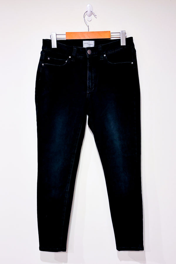 Jeans noir jambe étroite (s)-Daily Ritual-La Penderie du Paradis 🕊