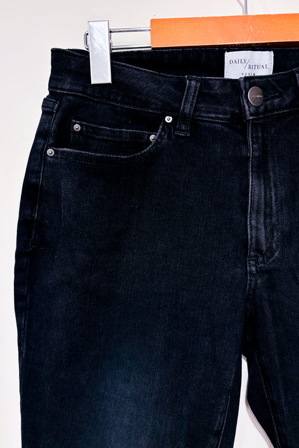 Jeans noir jambe étroite (s)-Daily Ritual-La Penderie du Paradis 🕊