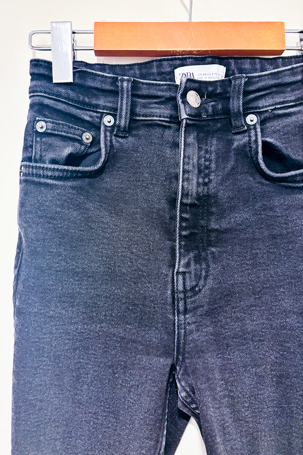 Jeans noir jambe étroite à taille haute (xs)-Zara-La Penderie du Paradis 🕊