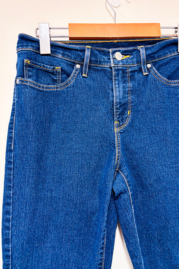 Jeans bleu foncé jambe fuselée taille régulière* seconde main - Levi's- La Penderie du Paradis