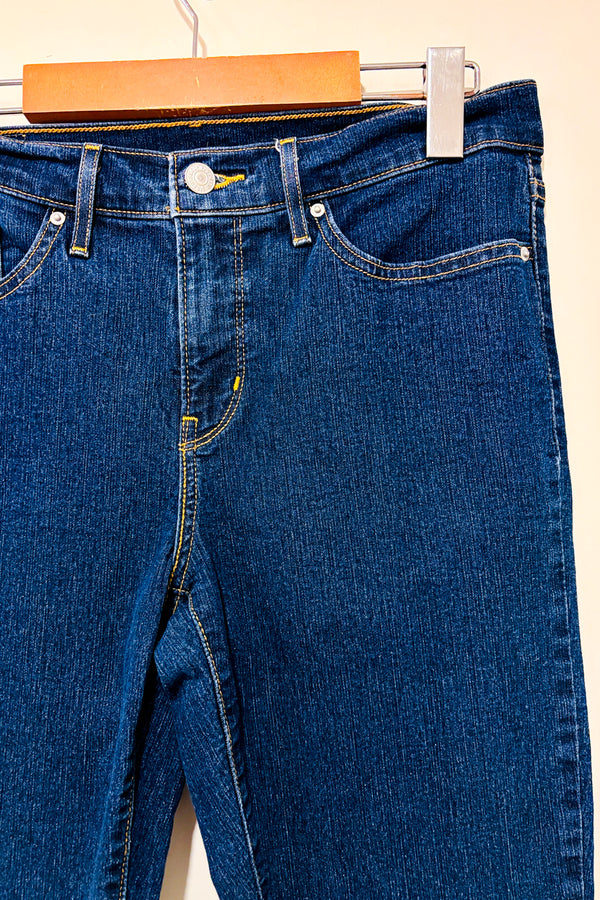 Jeans bleu foncé jambe fuselée taille régulière* seconde main - Levi's- La Penderie du Paradis