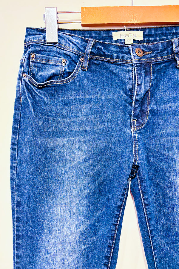 Jeans bleu foncé délavé jambe étroite seconde main - Be-you-ti-ful- La Penderie du Paradis