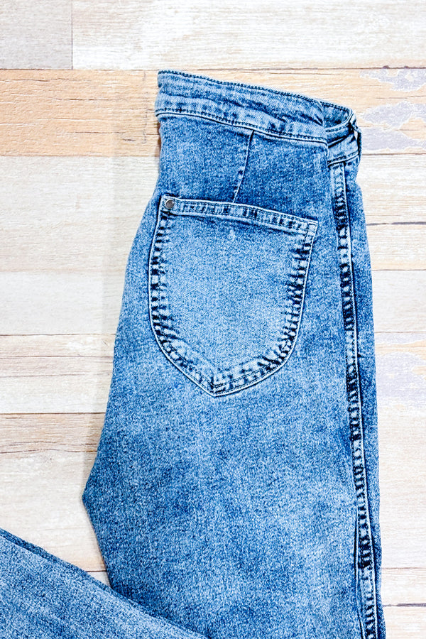 Jeans léger bleu délavé jambe étroite seconde main - H&M- La Penderie du Paradis